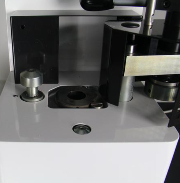 เครื่องกดใส่ตัวอย่างเหมืองโลหะอุณหภูมิสูงขนาดใหญ่