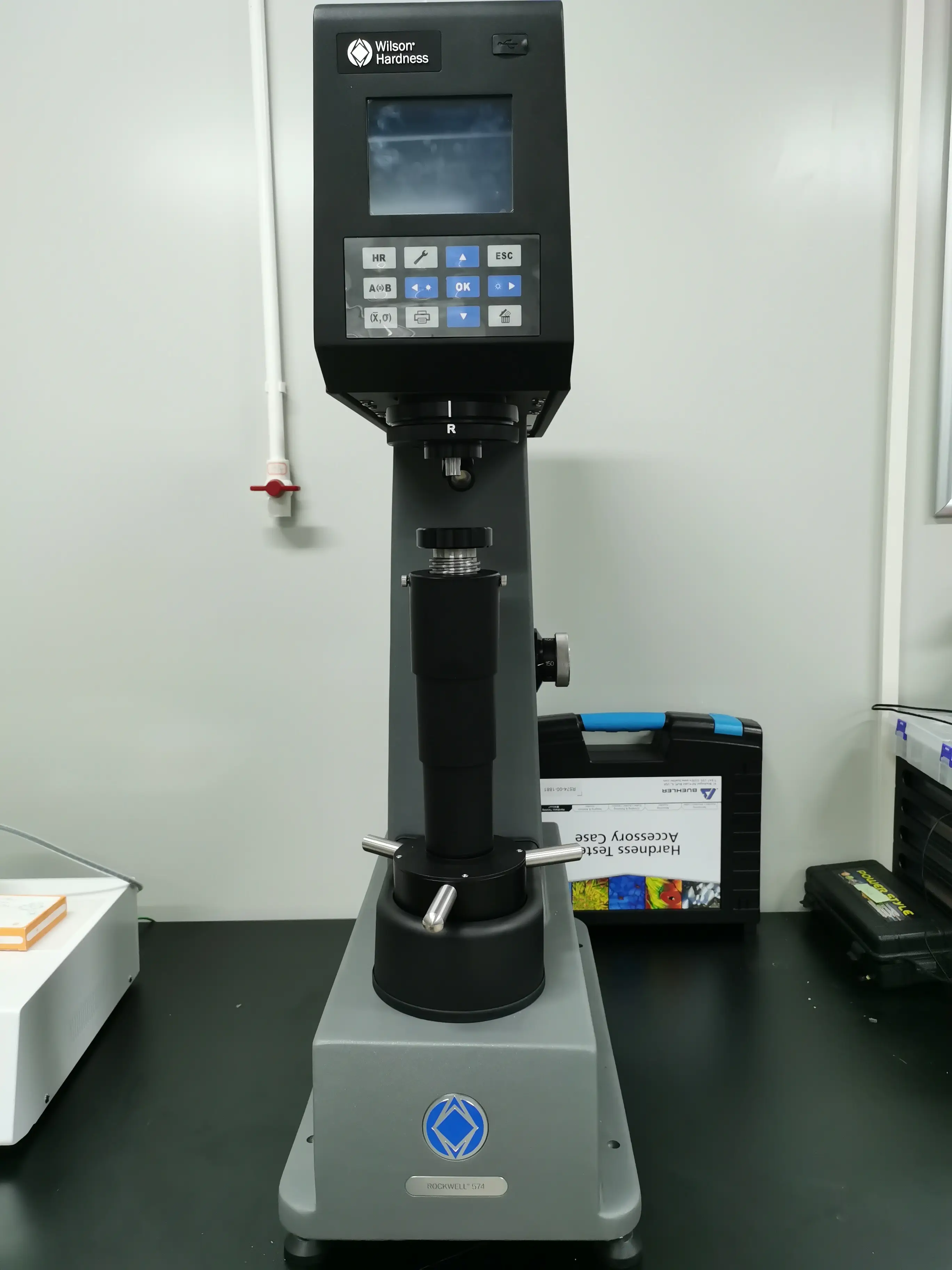 Bench-top Rockwell Hardness Tester