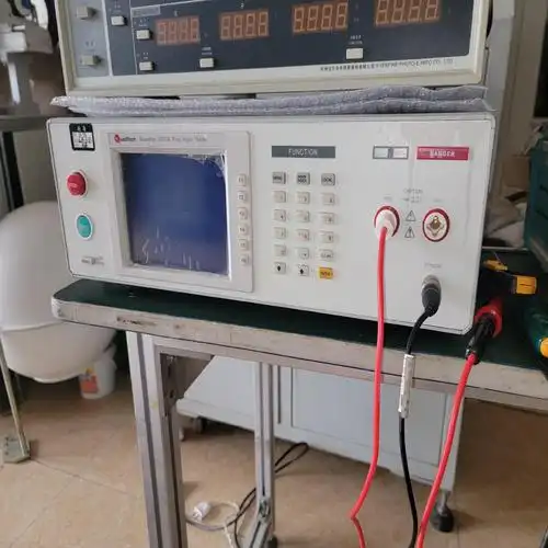 Penguji Komprehensif Isolasi Presisi Tinggi Desktop