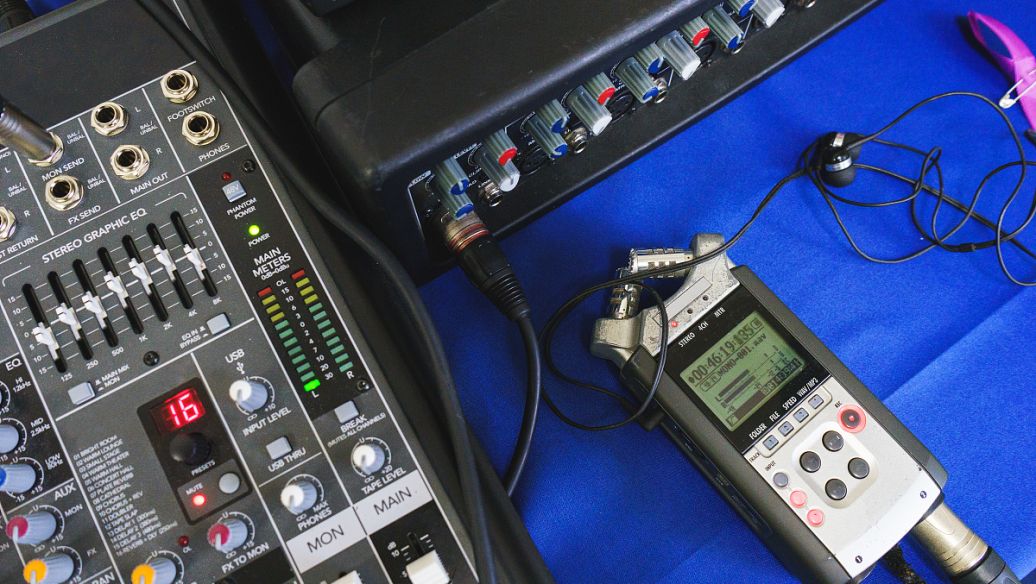 Insulasi Multifungsi dan Detektor Fase