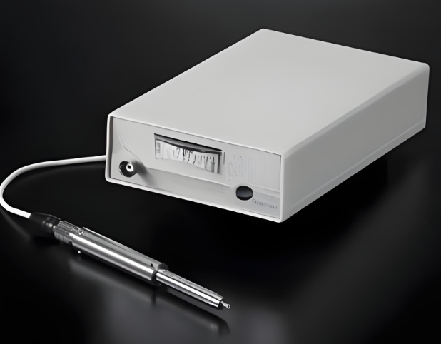 Capacitive Nanometer Displacement Meter