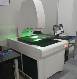 Large Stroke High-Precision 2D Visual Measuring Instrument