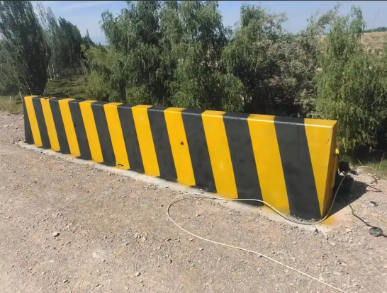 Hàng rào an ninh bê tông chống RAM nặng