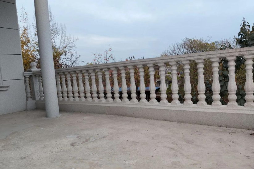 Pagar Beton Dicap Dekoratif