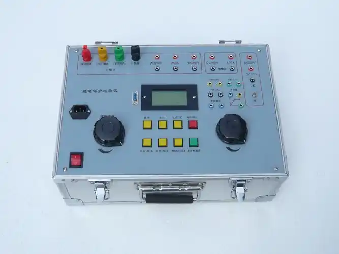 Testeur complet de protection des relais haute précision de bureau