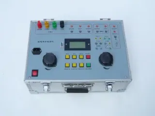 Testeur complet de protection des relais haute précision de bureau