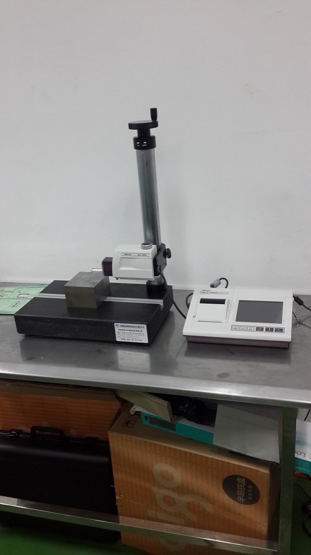 Alat Ukur Kekasaran Jenis Pisah