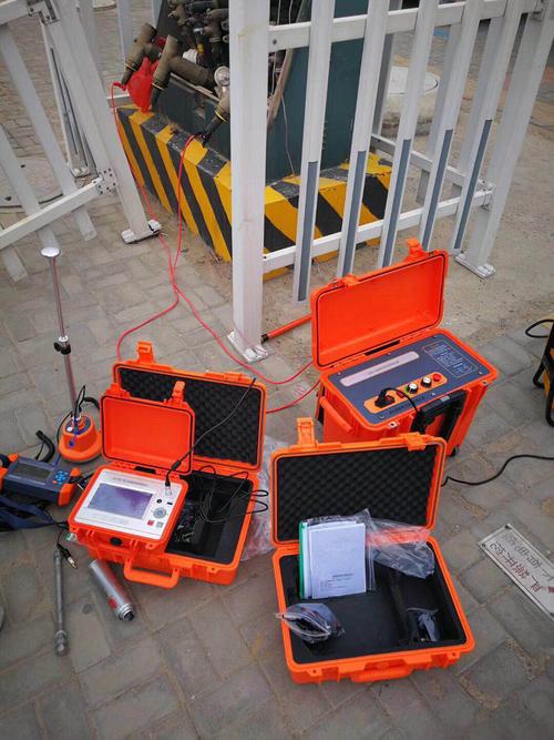 Appareil de surveillance en ligne des défauts des câbles