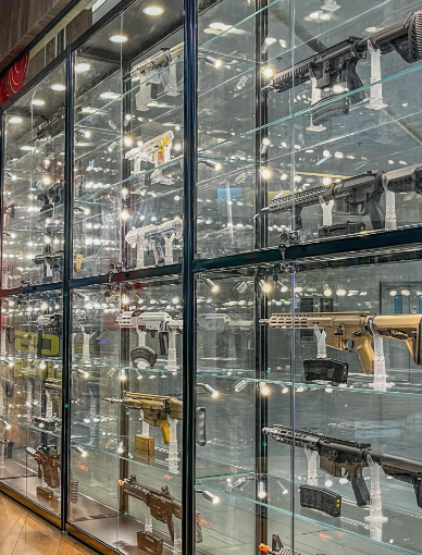 Lemari pajangan senjata api toko komersial