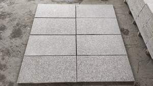 Plateforme tampon de stationnement extérieure en granit