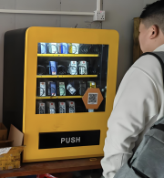 ตู้เก็บมีดอัจฉริยะบนโต๊ะเดสก์ท็อปขนาดกะทัดรัด