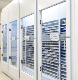 Medical Cleanroom Smart Knife <span>Cabinet</span>