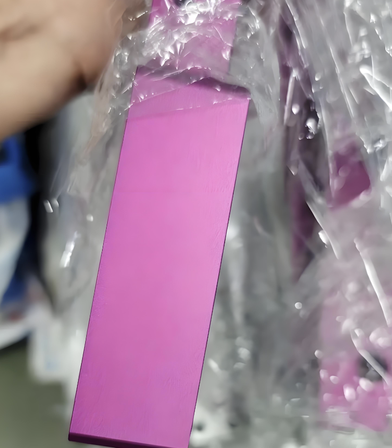 แถบอลูมิเนียมตกแต่งที่ผ่านกระบวนการเคลือบอีเล็กโทรด