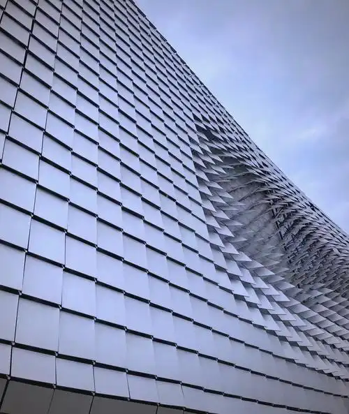 แผ่นอัลมิเนียมออนิไฟฟ์สำหรับสถาปัตยกรรม