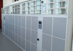 Casier intelligent pour salle de douche du campus