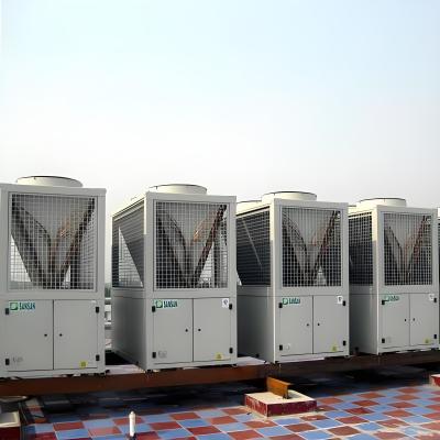 Climatiseur industriel économe en énergie installé sur le toit