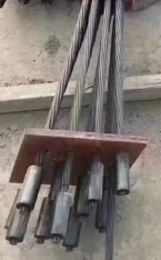 Ancre anti-flottante à filet fin laminé à précontrainte