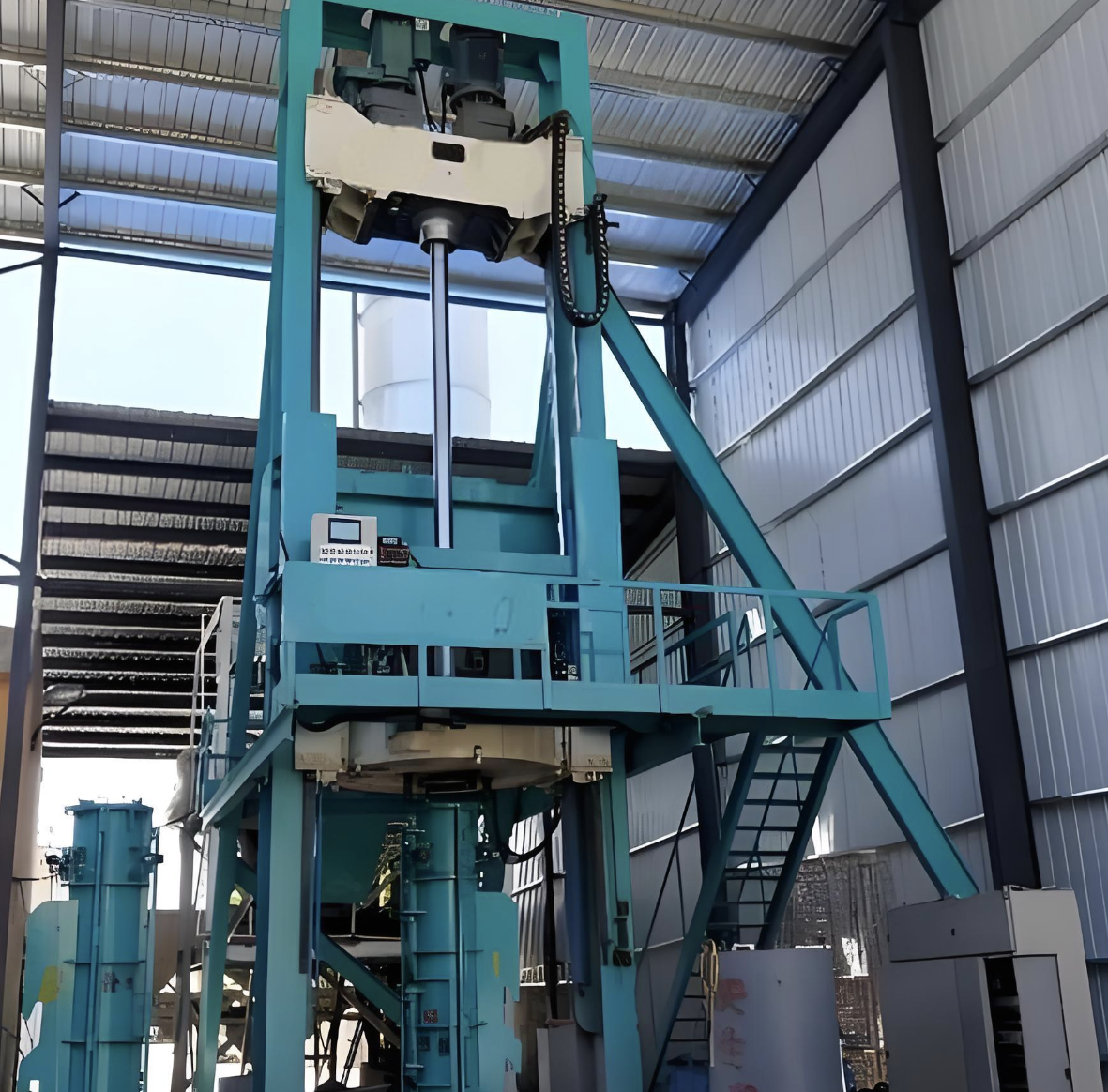 Vertical Extrusion Permeable Cement Pipe Making Machine