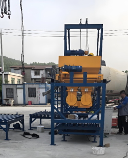 Mesin Pembentuk Komponen Prafabrikasi Beton Kecil Jenis Meja