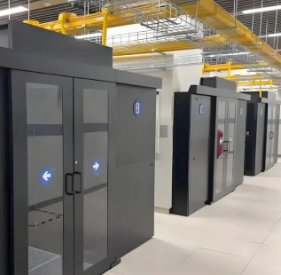 AC Ruang Komputer Split Modular (7kW per Unit)