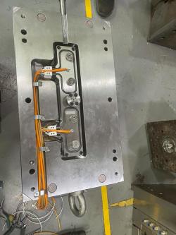 Matrice d'extrusion pour dissipateur thermique électronique de précision