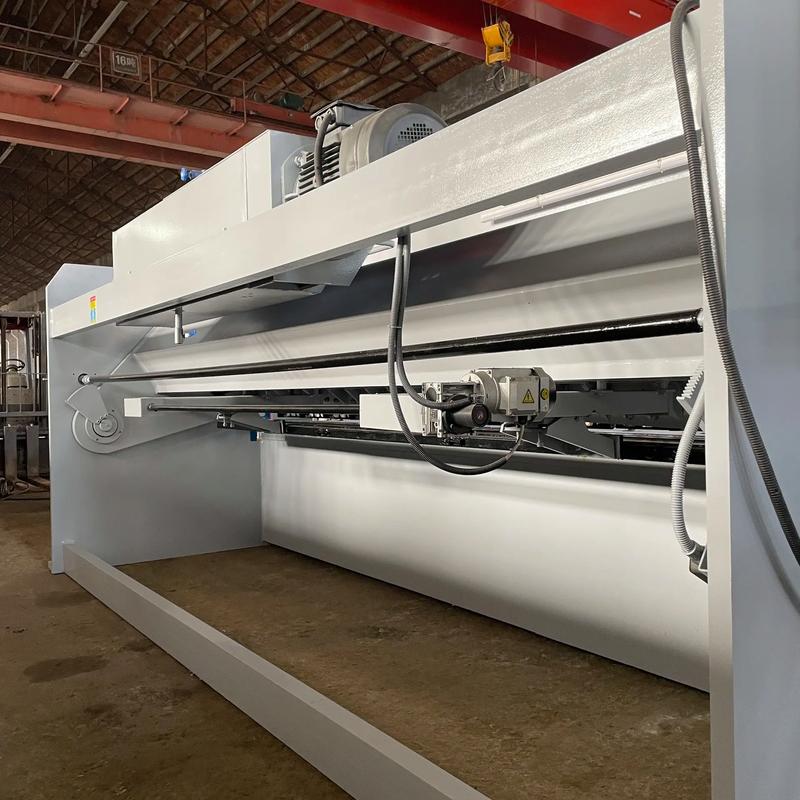 Heavy-duty CNC Steel Mesh Punching and Shearing Machine