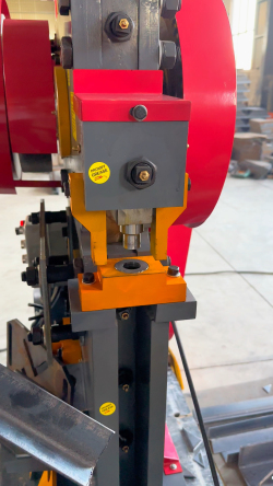 Small Desktop Manual Steel Mesh Punching and Shearing Machine