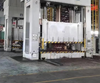 Presse hydraulique à cadre de boîte verticale