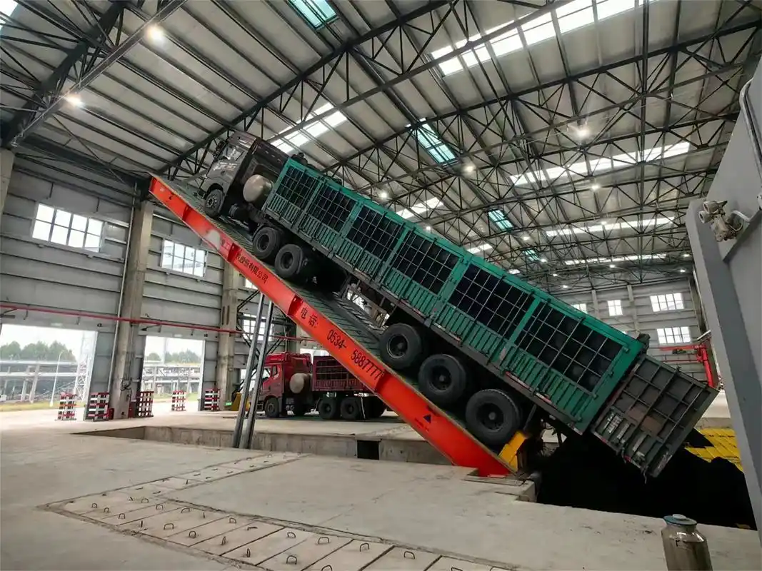 Remorqueur d'outils hydrauliques agricoles