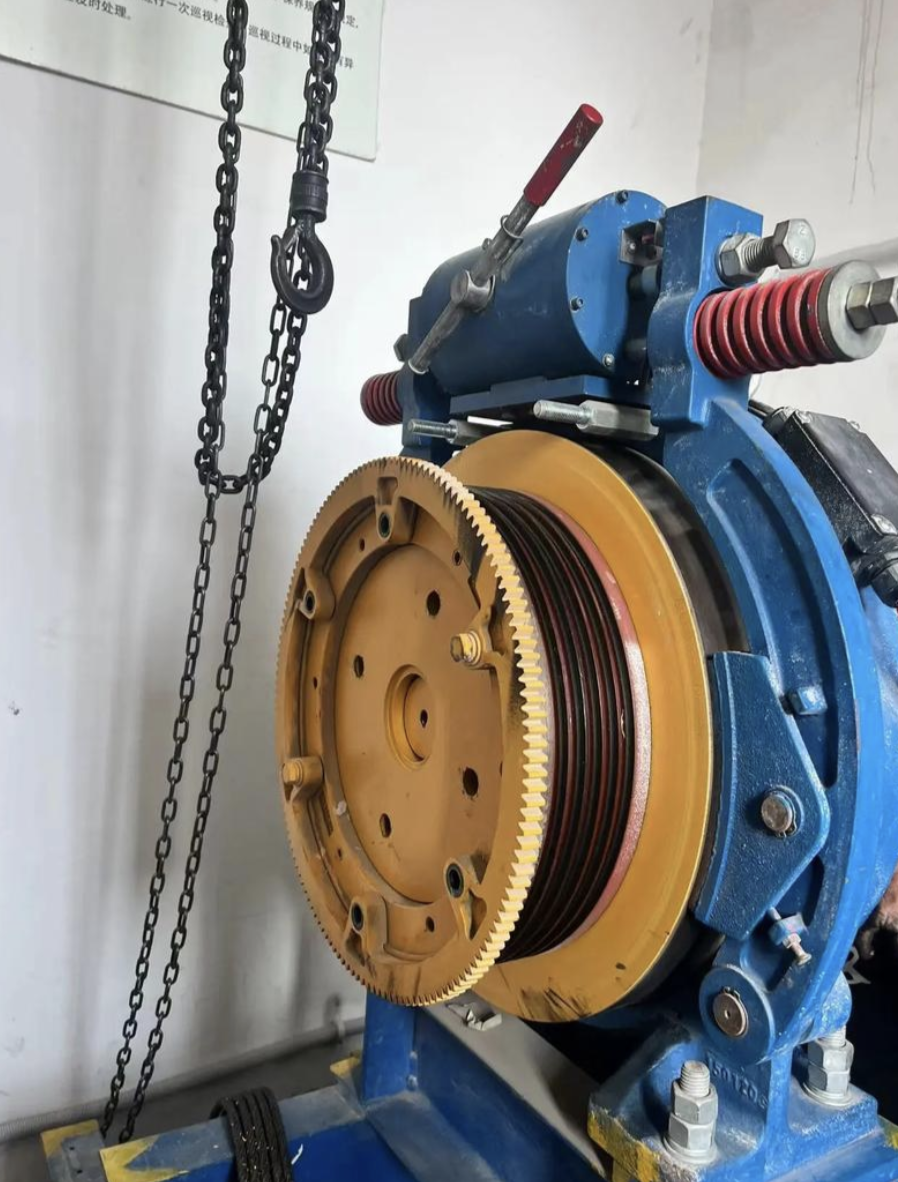 Machine hydraulique de traction haute précision pour l'assemblage de précision