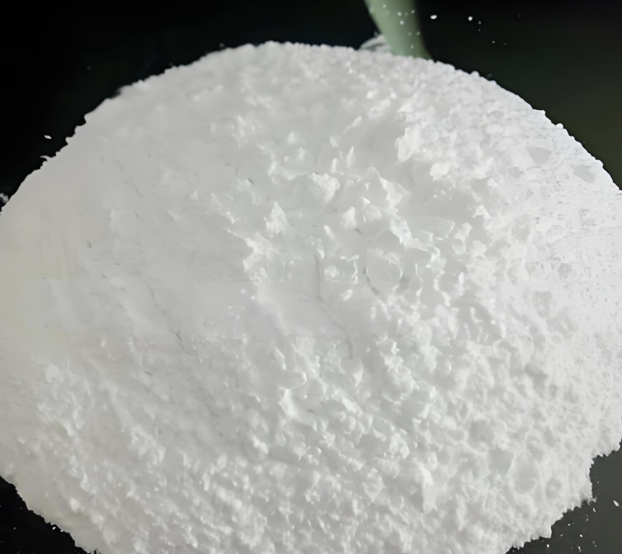 Additif ignifuge au carbonate basique de zinc de qualité pour revêtements