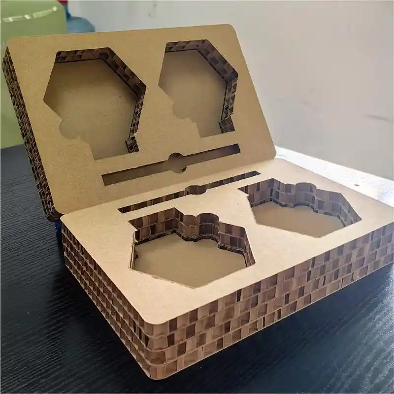 กระดาษหน้าแข้งรูปผึ้งสำหรับบรรจุภัณฑ์อิเล็กทรอนิกส์ป้องกันไฟฟ้าสถิต