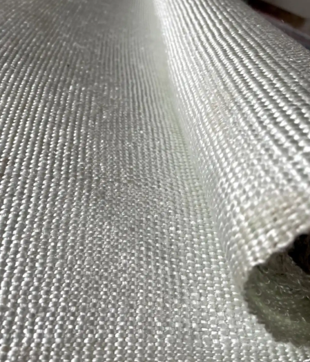 พรมเส้นใยแก้วทอไร้แอลคาลี แบบแก้ว E