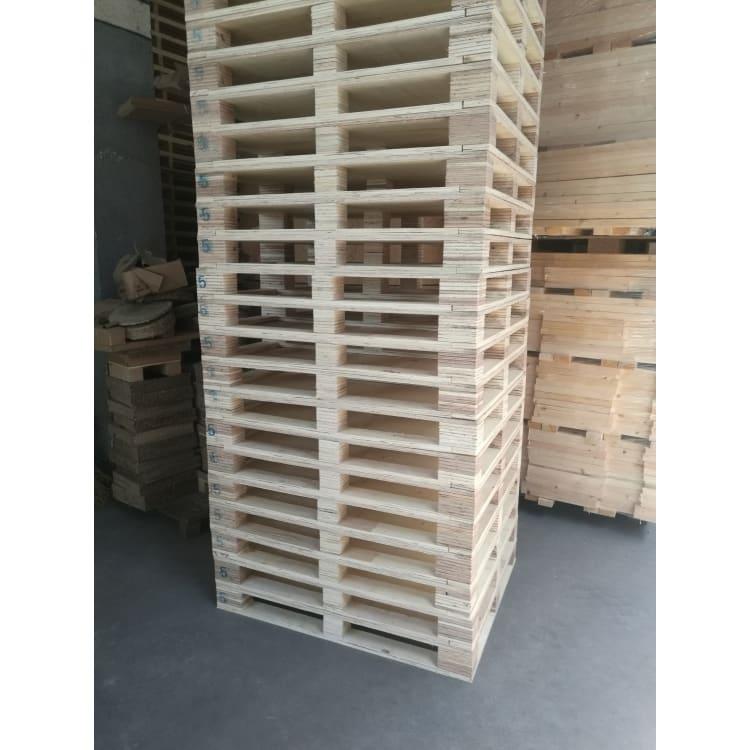 กล่องไม้แพนเลื่อนที่พับได้ IPPC ที่ฉีดฆ่าแมลงสาบ