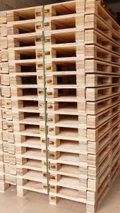 กล่องไม้แพนเลื่อนที่พับได้ IPPC ที่ฉีดฆ่าแมลงสาบ