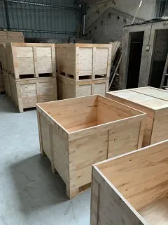 กล่องไม้บรรจุอุปกรณ์อุตสาหกรรมหนักที่ผ่านการฆ่าแมลงด้วยฟูมิเกชัน