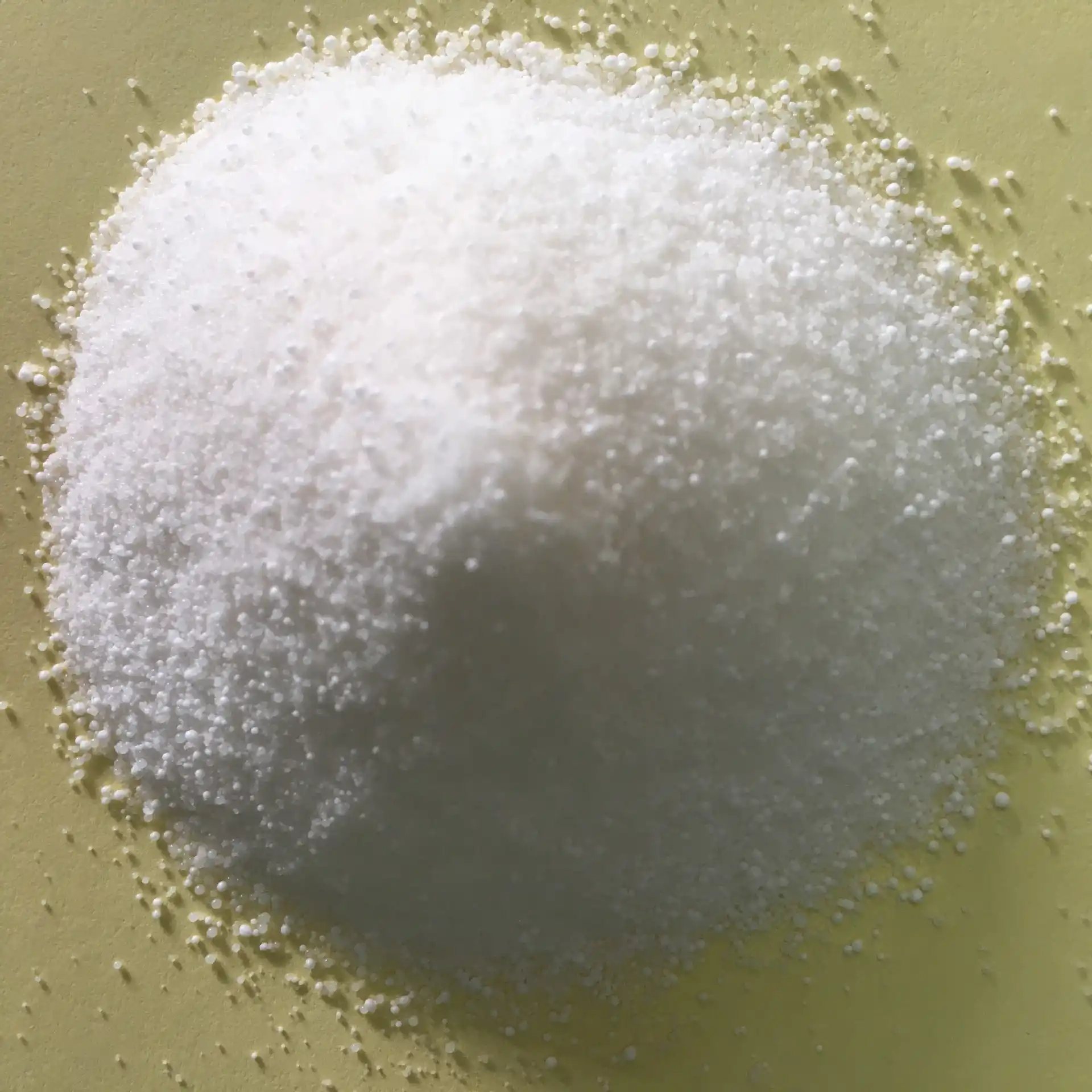 Cire de polyéthylène à ultra-haut poids moléculaire micronisé pour revêtements en poudre