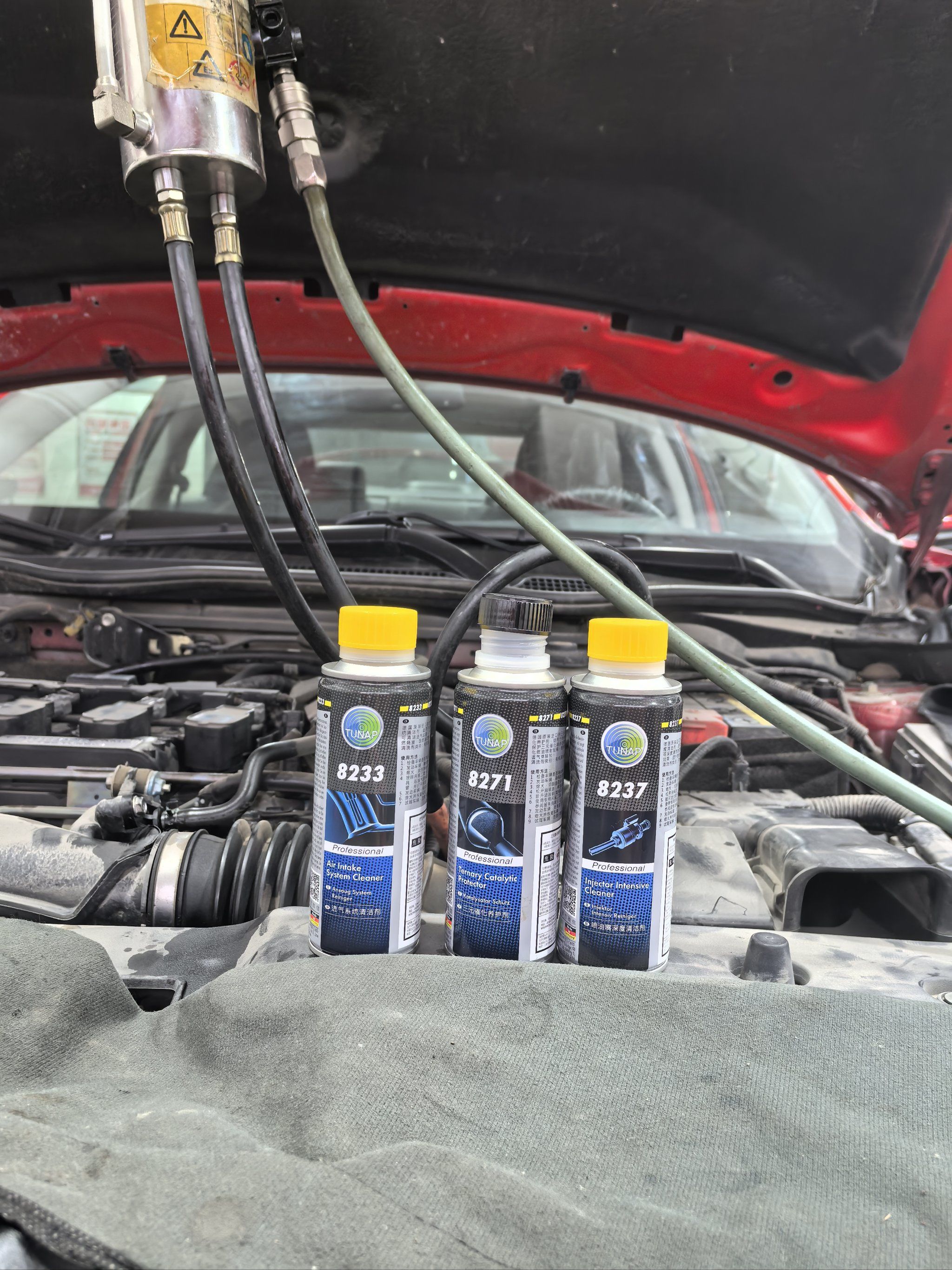 Nettoyant de dépôts de carbone pour moteurs à combustion interne