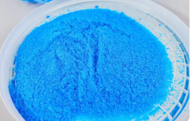 Algicide et bactéricide spécial pour piscines