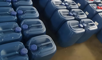 Algicide et bactéricide composé pour eaux circulantes industrielles