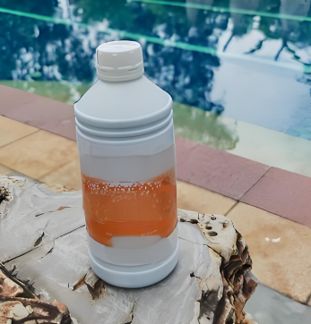 Algicide oxydant et désinfectant pour piscines et spas