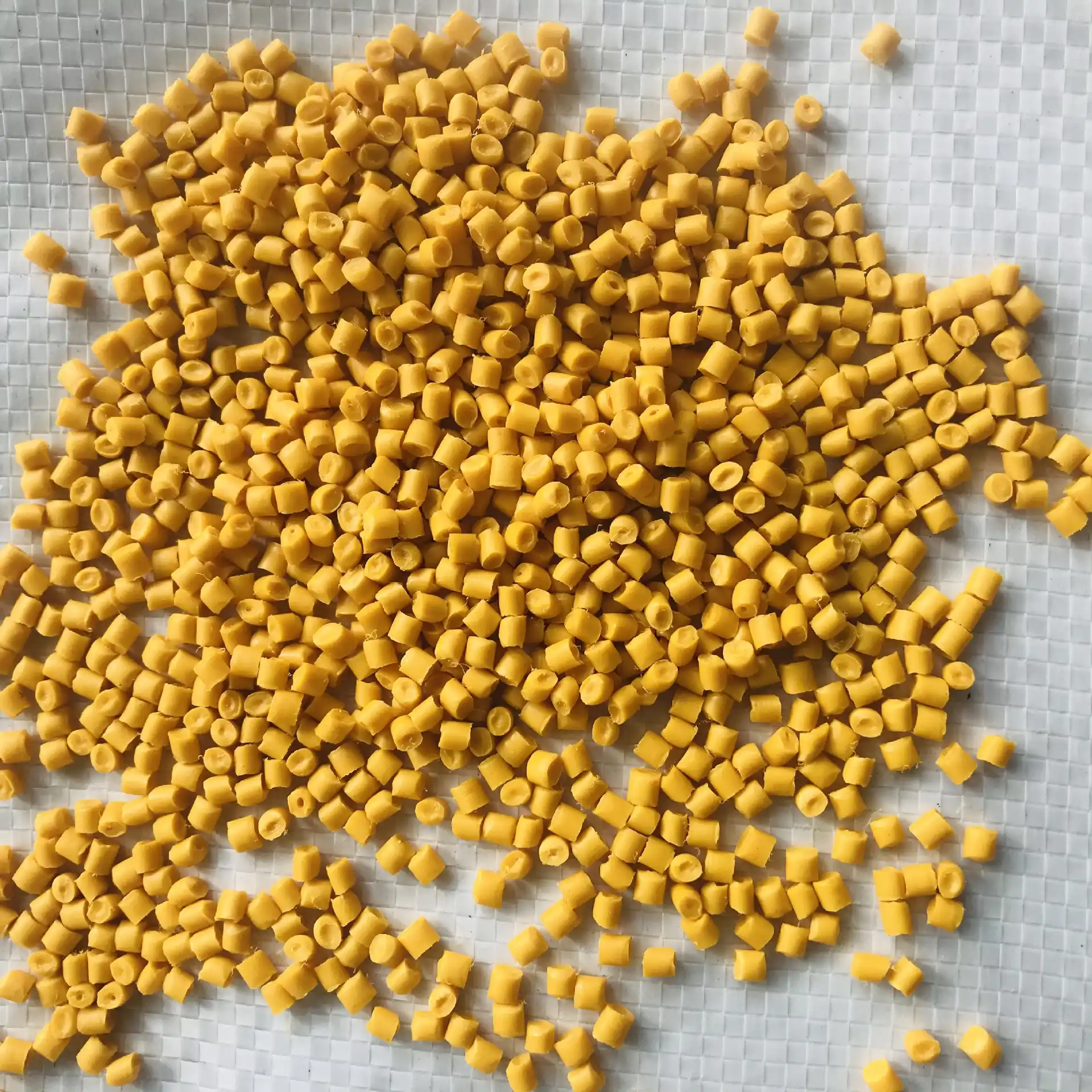 เม็ดพลาสติกรีไซเคิล HDPE เกรดเทปและเชือก