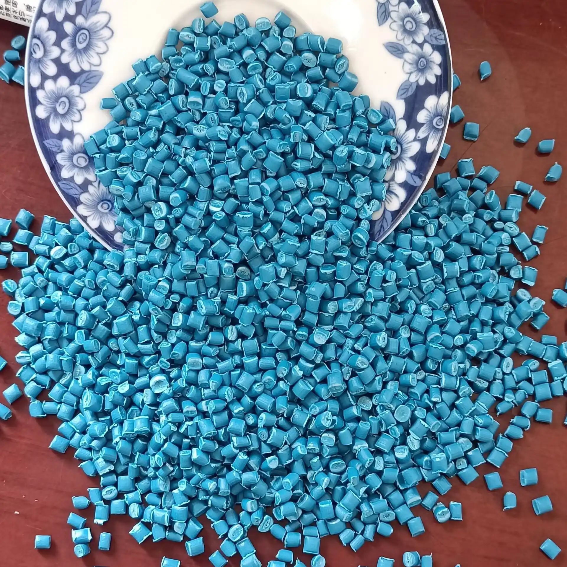 เม็ดพลาสติก HDPE รีไซเคิลเกรดเทป