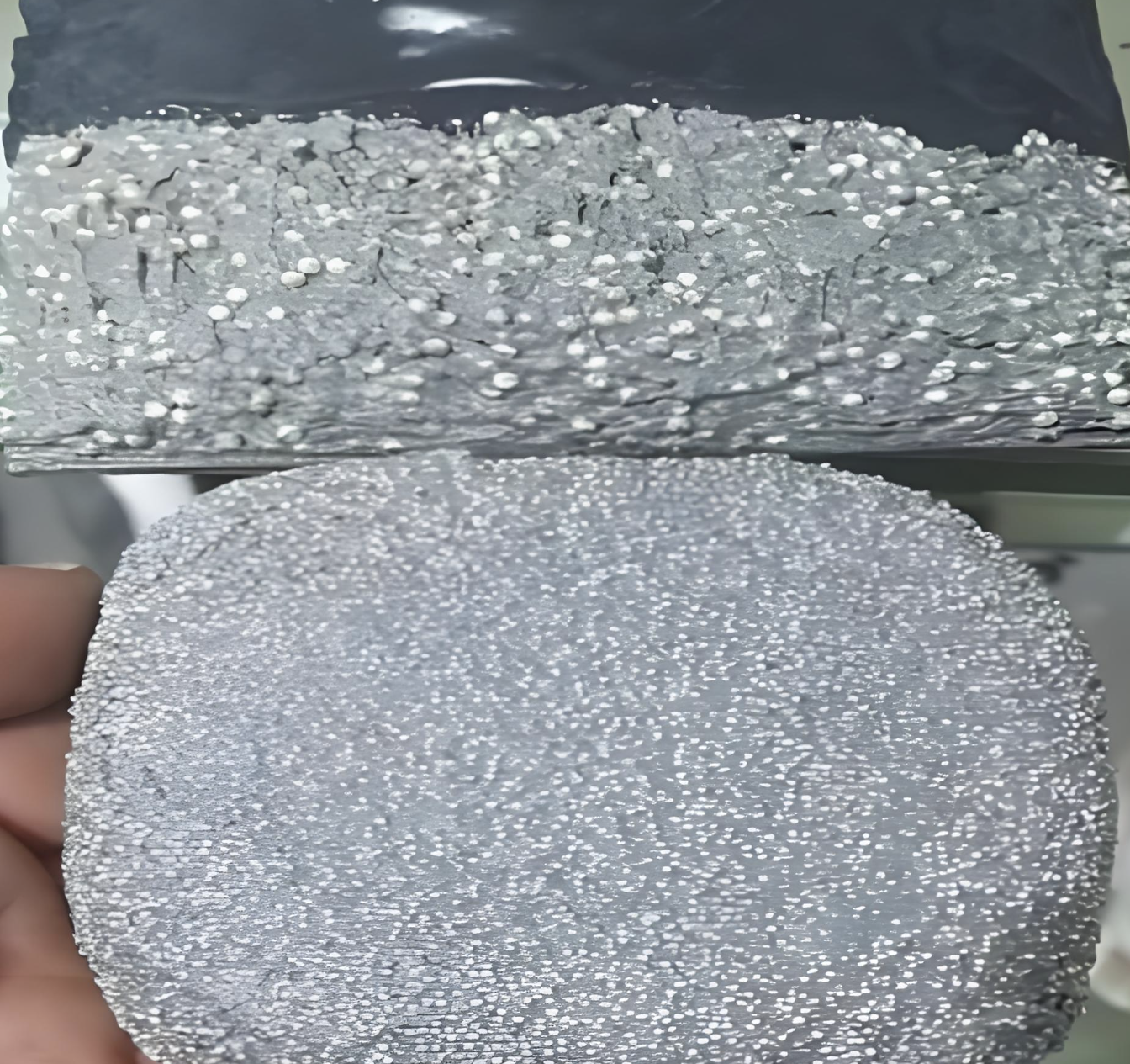 Electronic Grade Insulating Ceramic Particle Adhesive