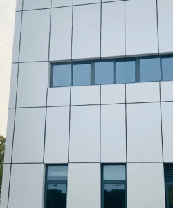 ผ้าเบ้อลูมิเนียมเคลือบ PVDF สำหรับผนังม่านภายนอกอาคาร