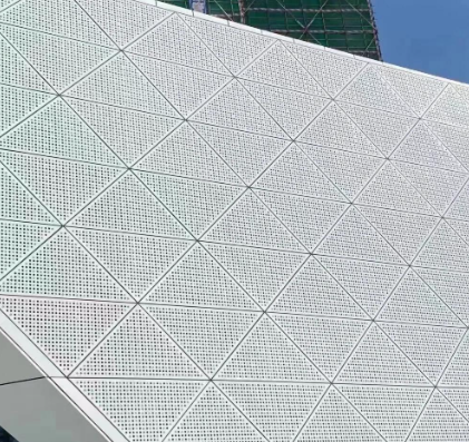 ผ้าเบ้อลูมิเนียมเคลือบ PVDF สำหรับผนังม่านภายนอกอาคาร