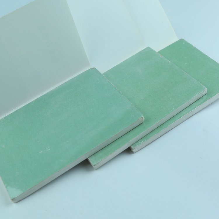 แผ่นปูนปั้นกันความชื้น