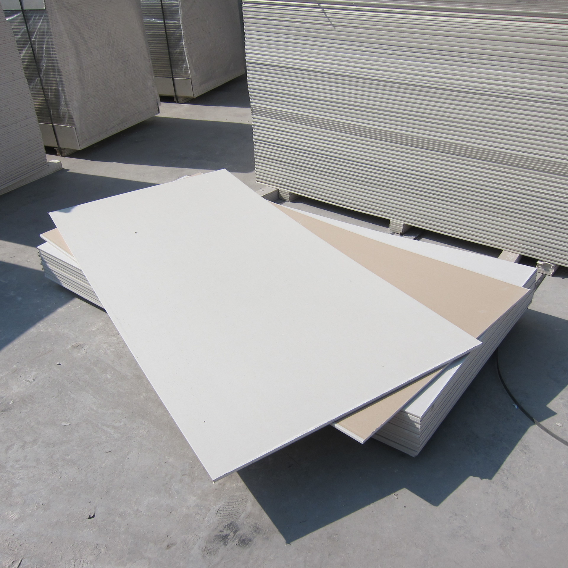 Papan Gipsum Penahan Beban Berketegangan Tinggi