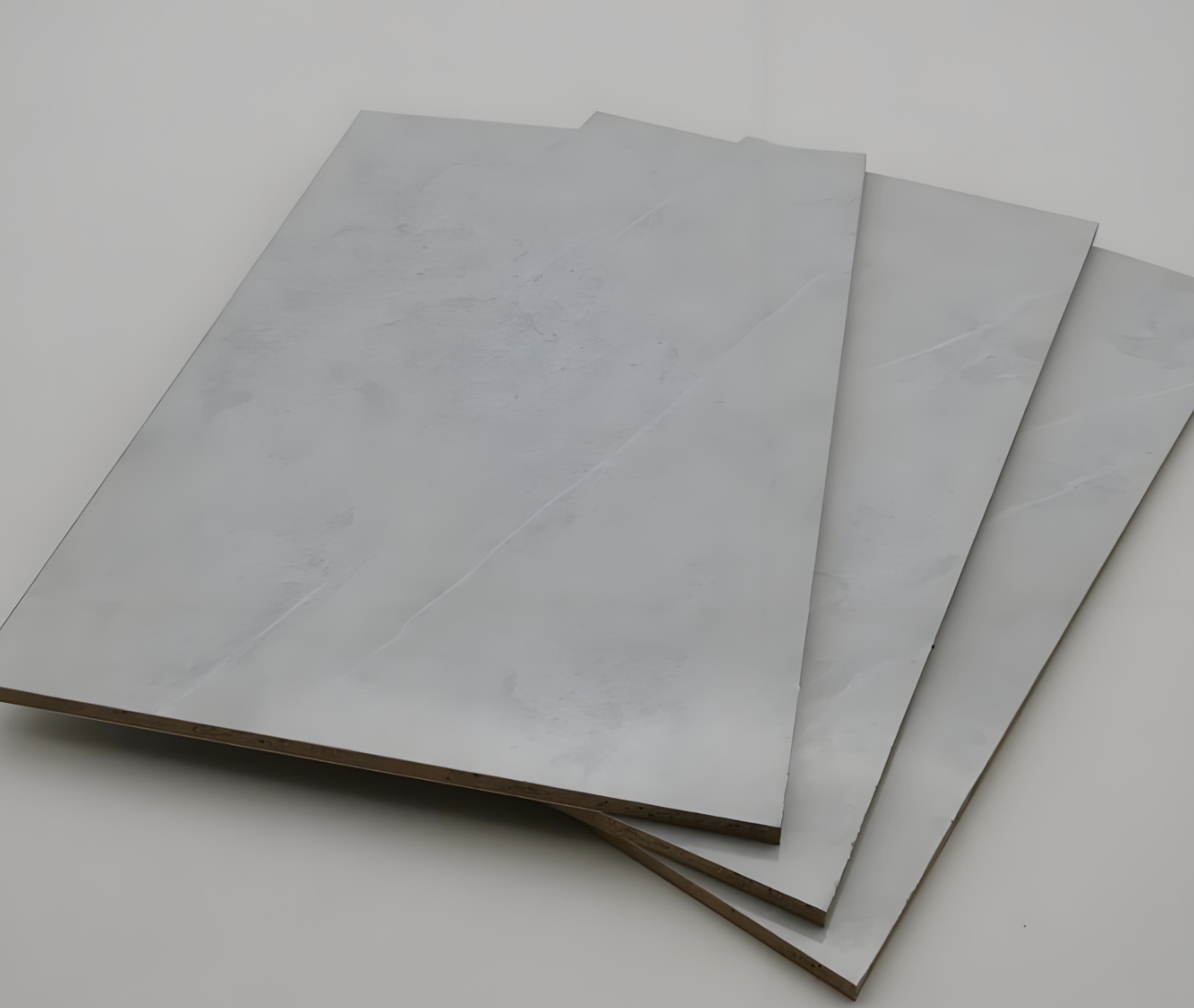 แผ่นโลหะผสมกันไฟและกันเสียง