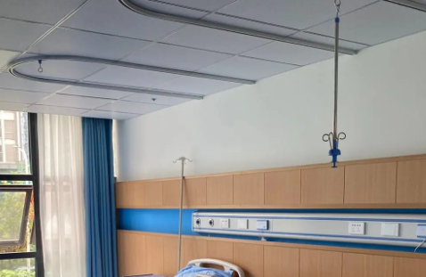 Rail médical mobile de surveillance des patients au chevet